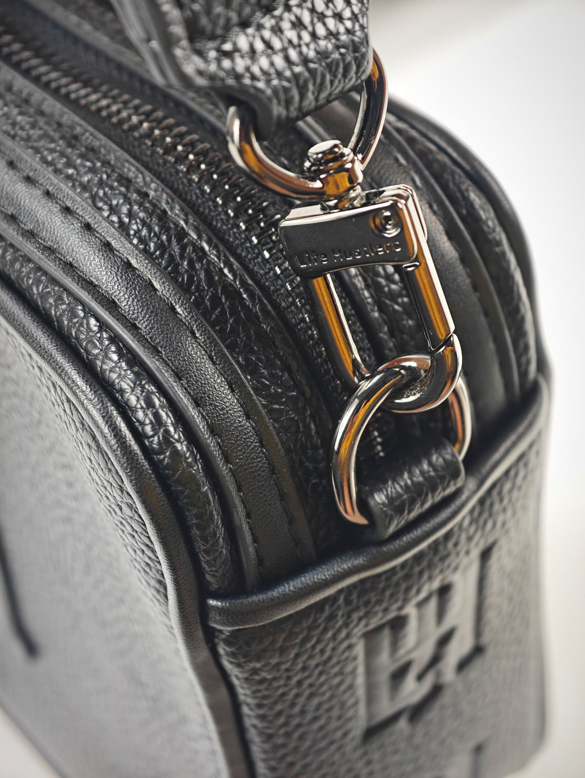 LIFE HUSTLERS MESSENGER BAG