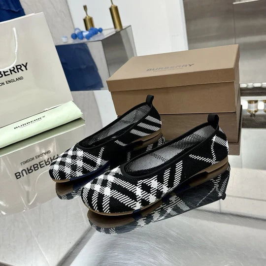 Burberry Classic Check Flats Black White in Fabric 729741