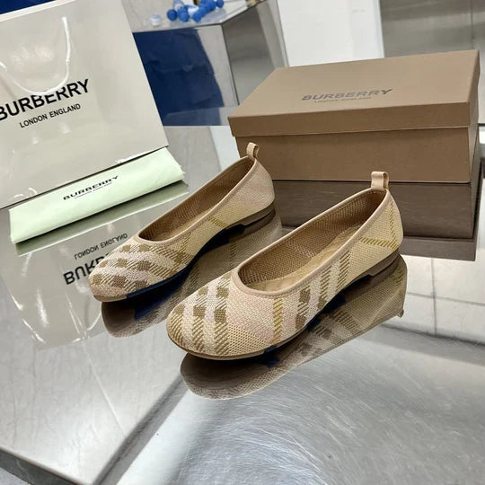 Burberry Classic Check Flats Beige in Fabric 729740