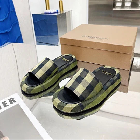 Burberry 26 Check Slippers Green Black in Cotton Linen 729728