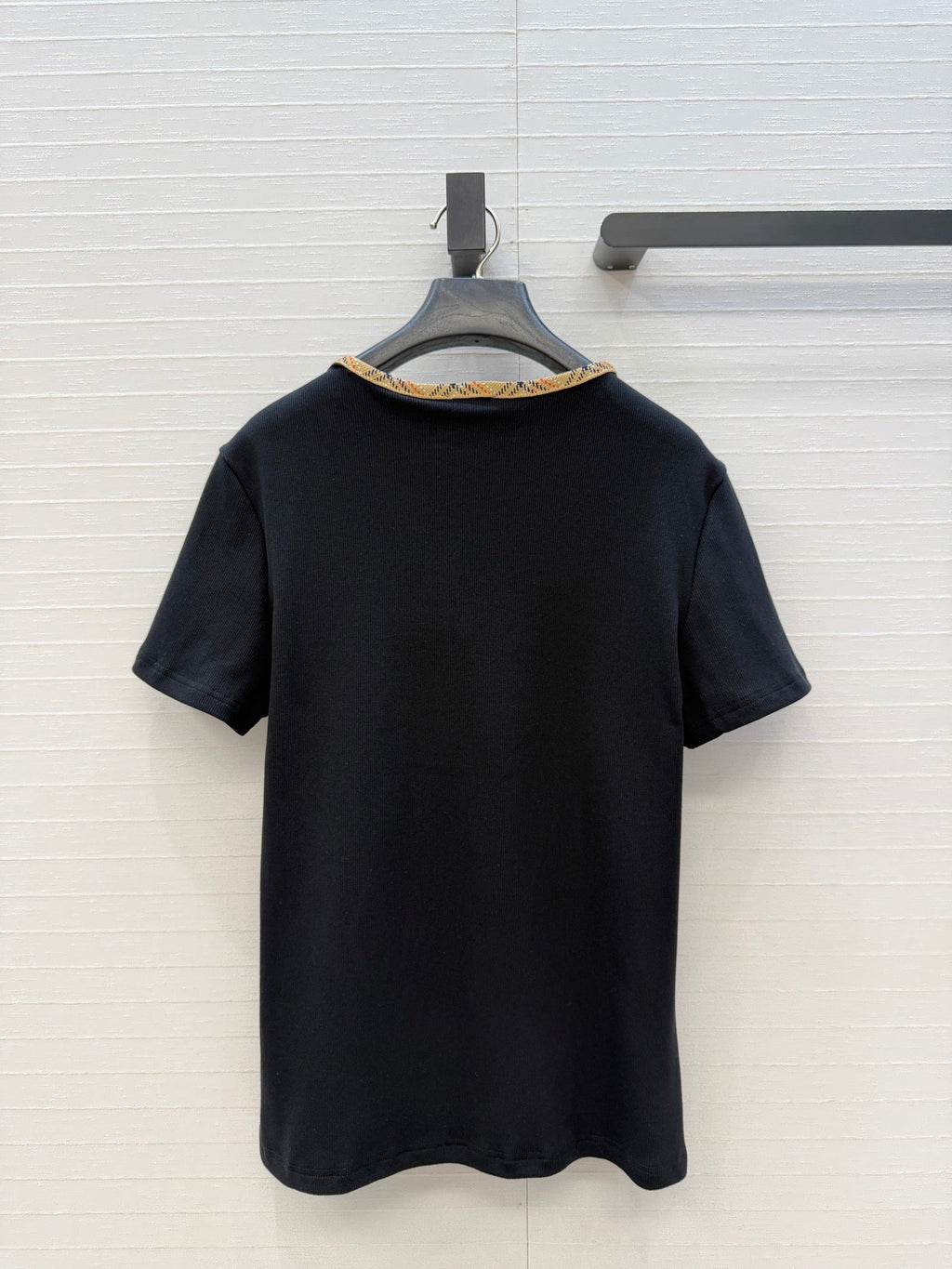 Burberry Short-sleeved T-shirt Black in Polyester 376661