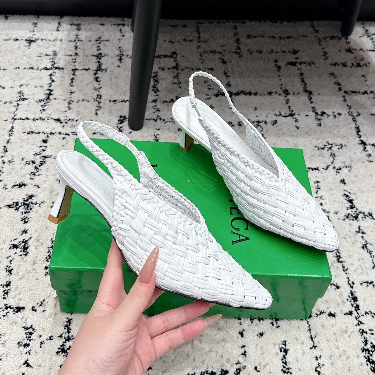 BV 26ss Intrecciato Slingback Heels 5.5cm White Woven Leather 858420
