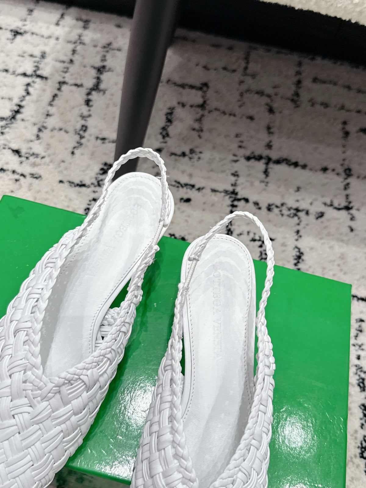 BV 26ss Intrecciato Slingback Heels 5.5cm White Woven Leather 858420