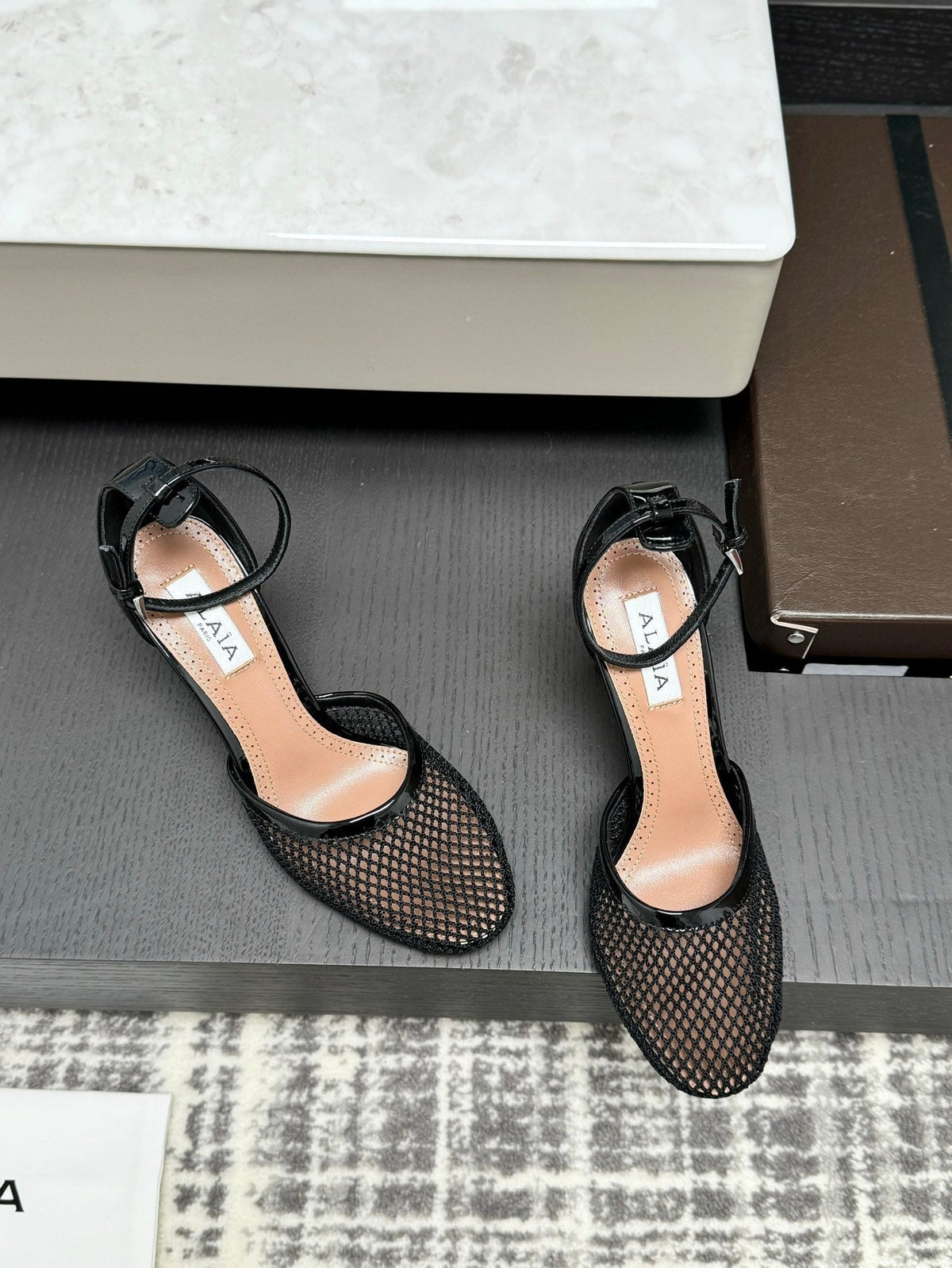 Alai Mesh Pumps 10.5cm Black Mesh & Patent Leather