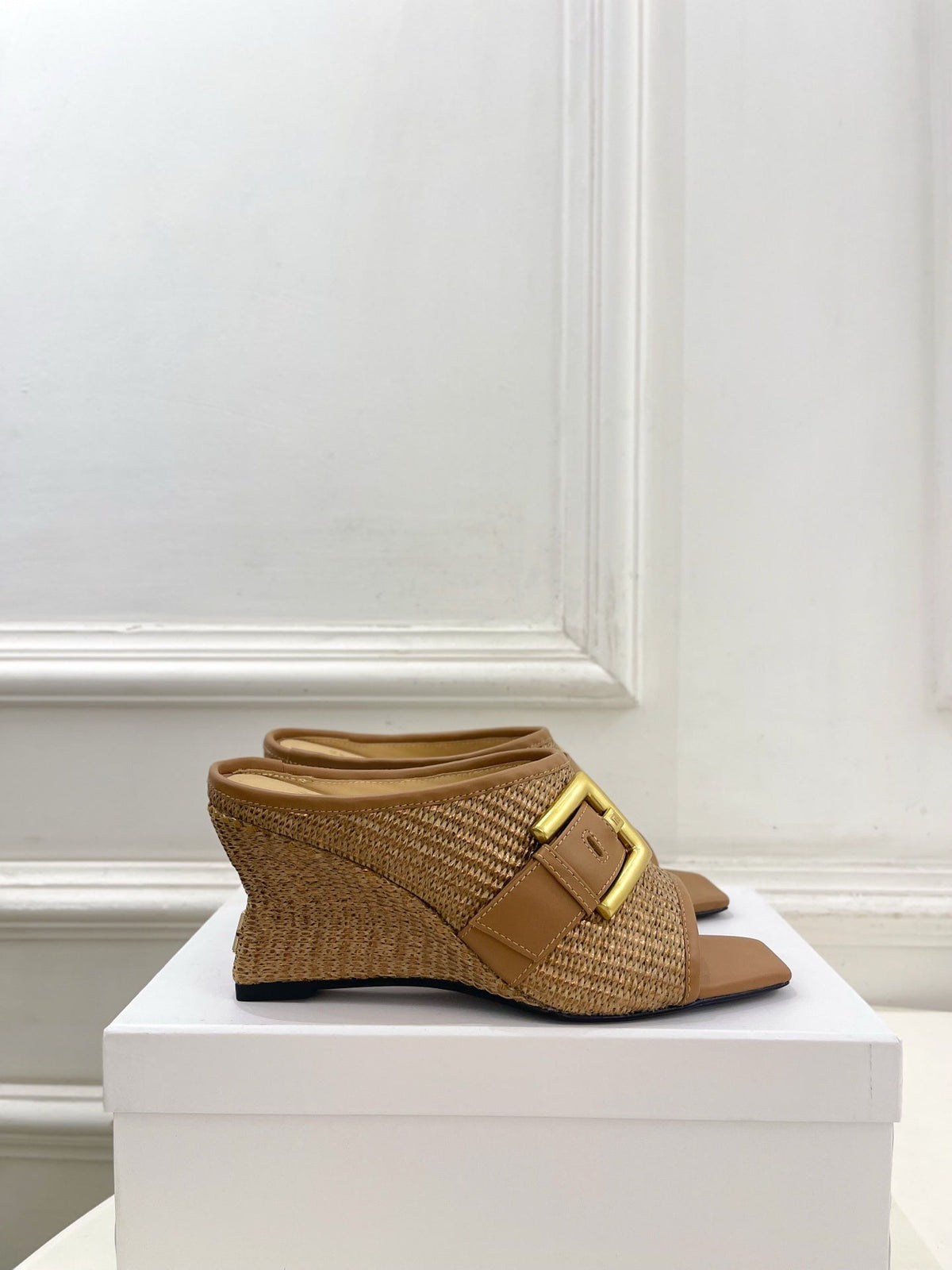 BM Anthem Buckle Wedge Mules 7.5cm Brown Woven Leather 892304