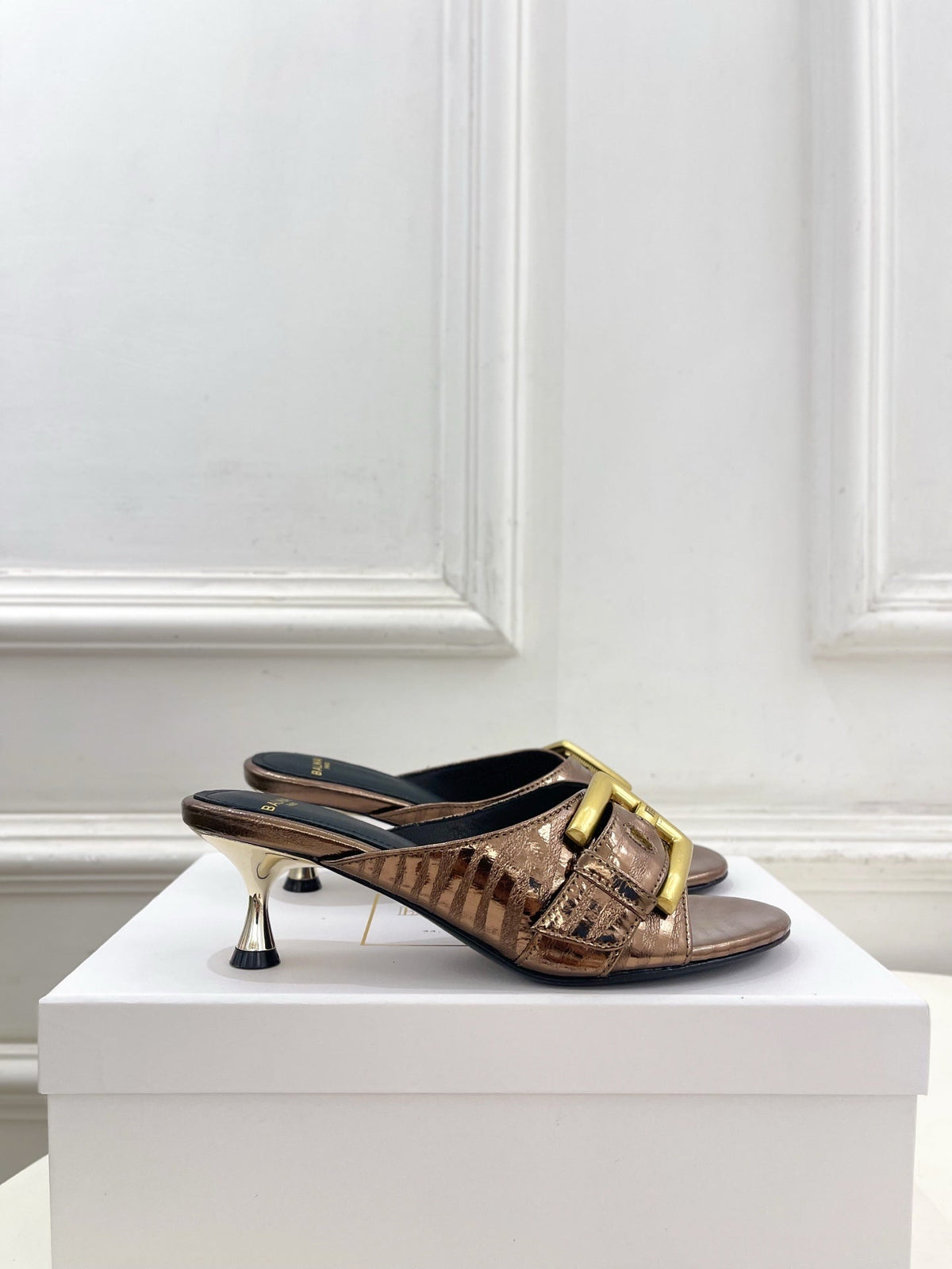 BM Buckle Mules 5cm Bronze Crocodile-Embossed Leather 892294