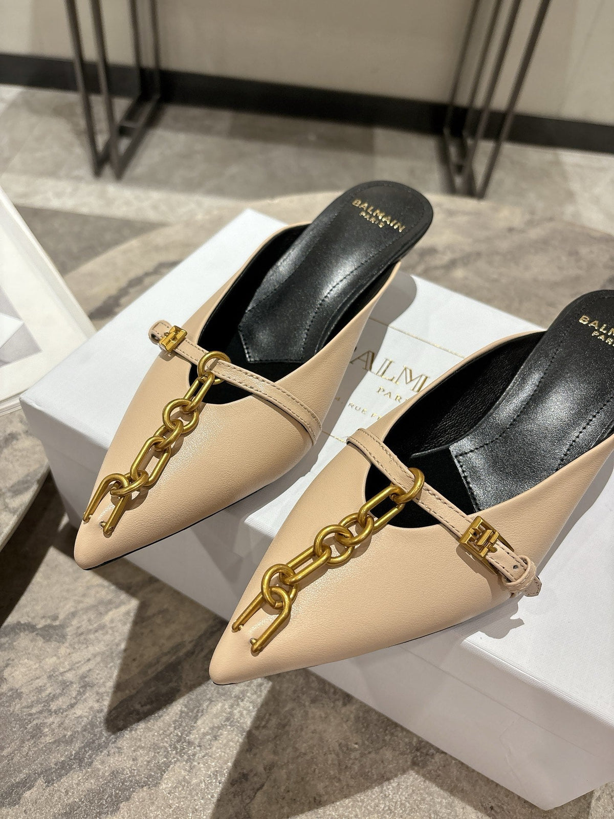 BM 26 Sync Chain Mules Beige Calfskin Leather 888585