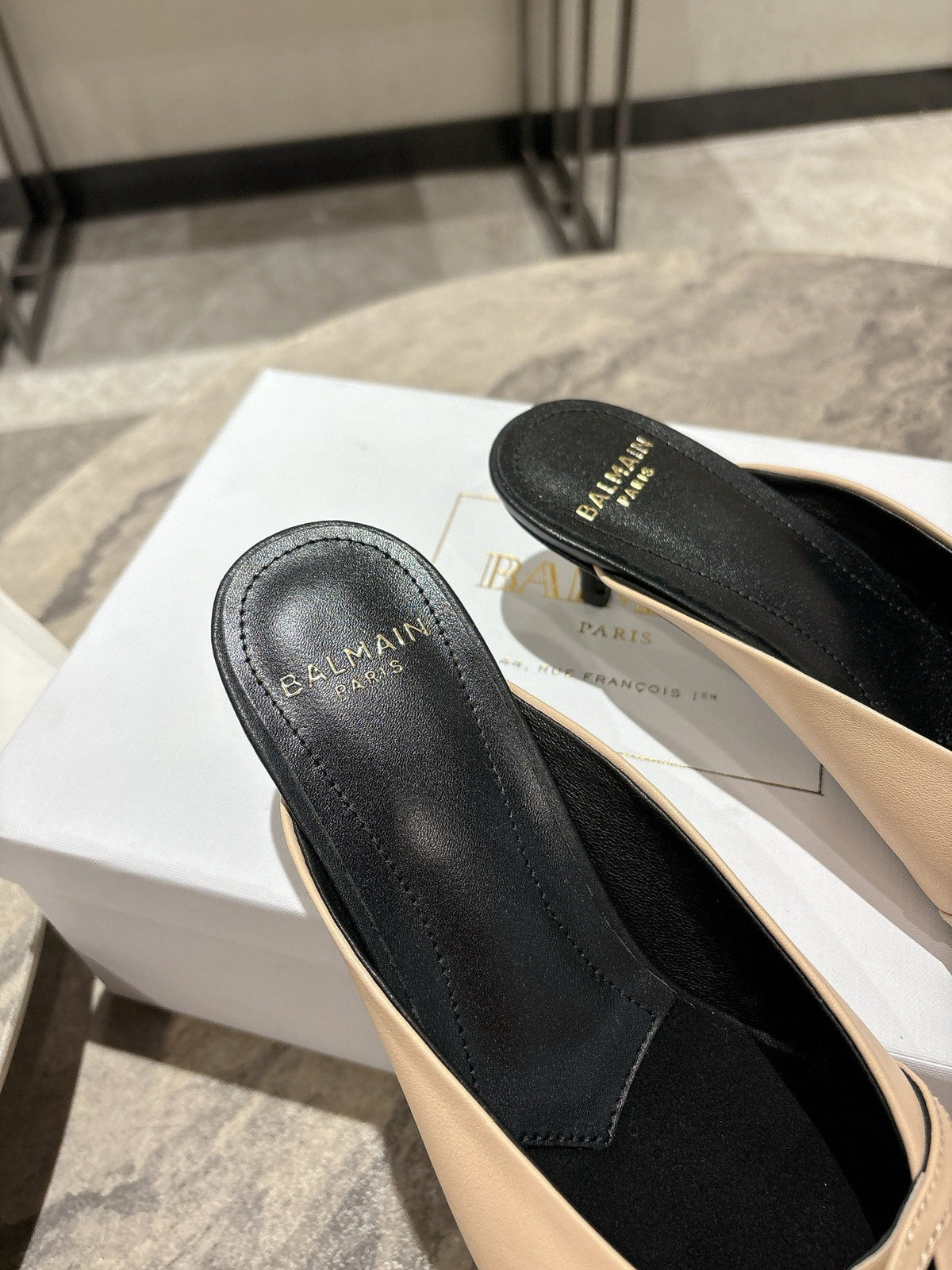BM 26 Sync Chain Mules Beige Calfskin Leather 888585