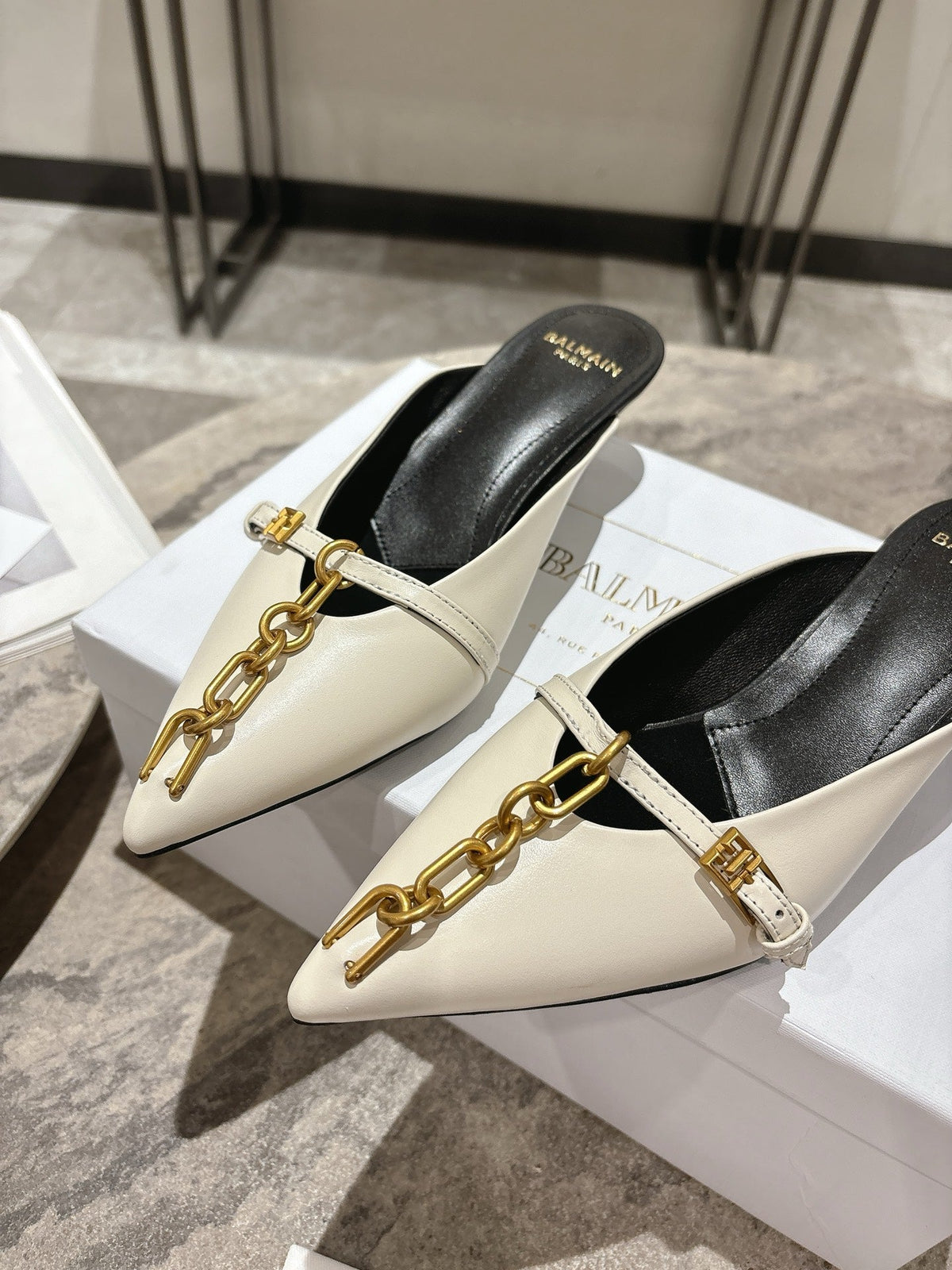 BM 26 Sync Chain Mules White Calfskin Leather 888583
