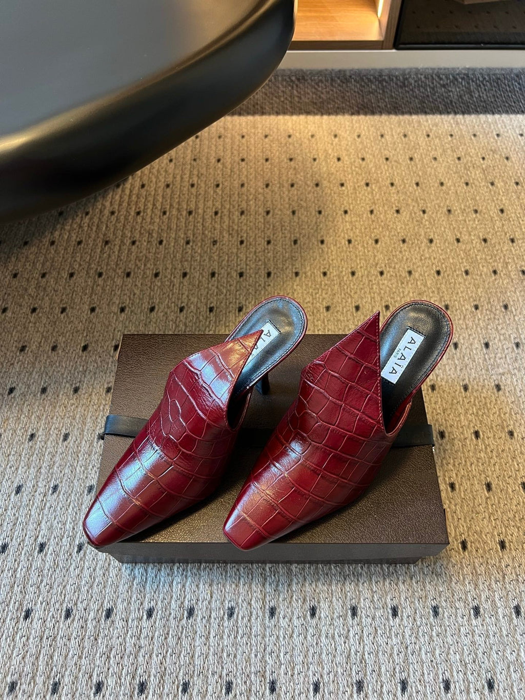 Alaia Croc-Embossed Pointed Toe Mules 10cm Red Cowhide
