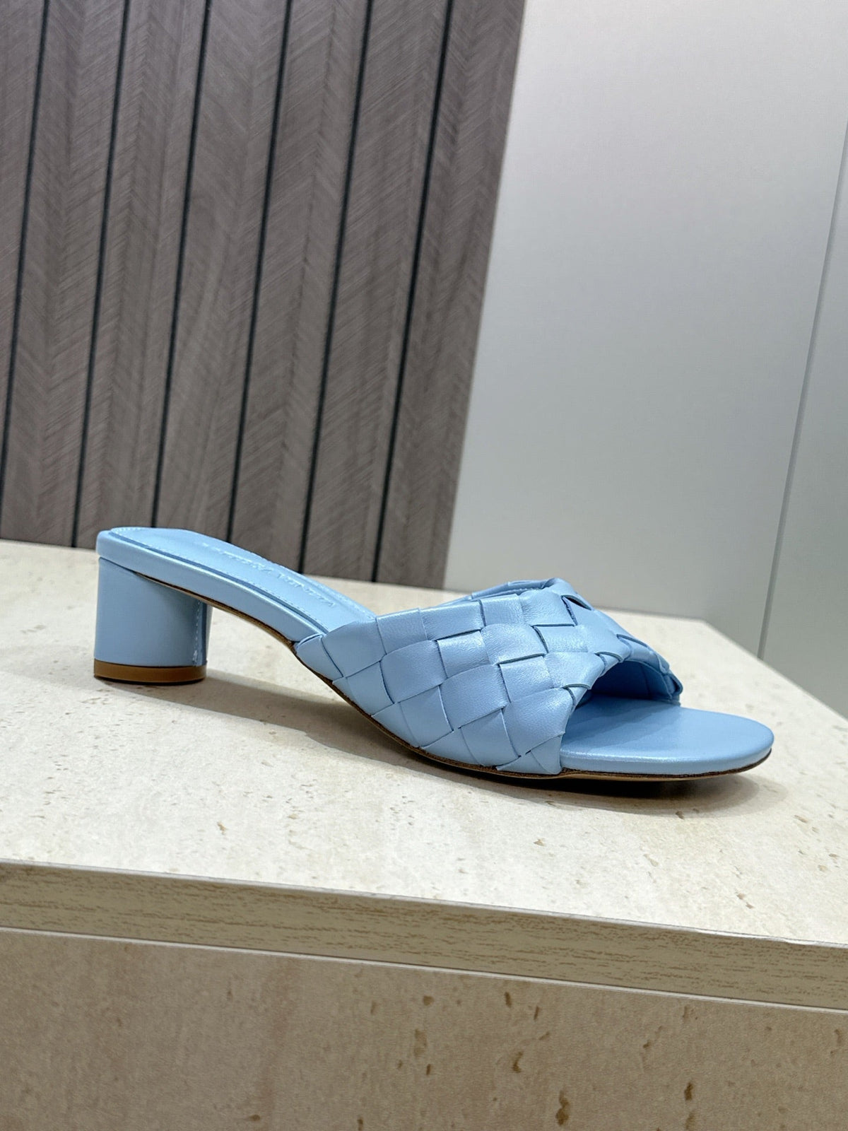 BV 26s Blink Intrecciato Mules 4.5cm Blue Leather 896580