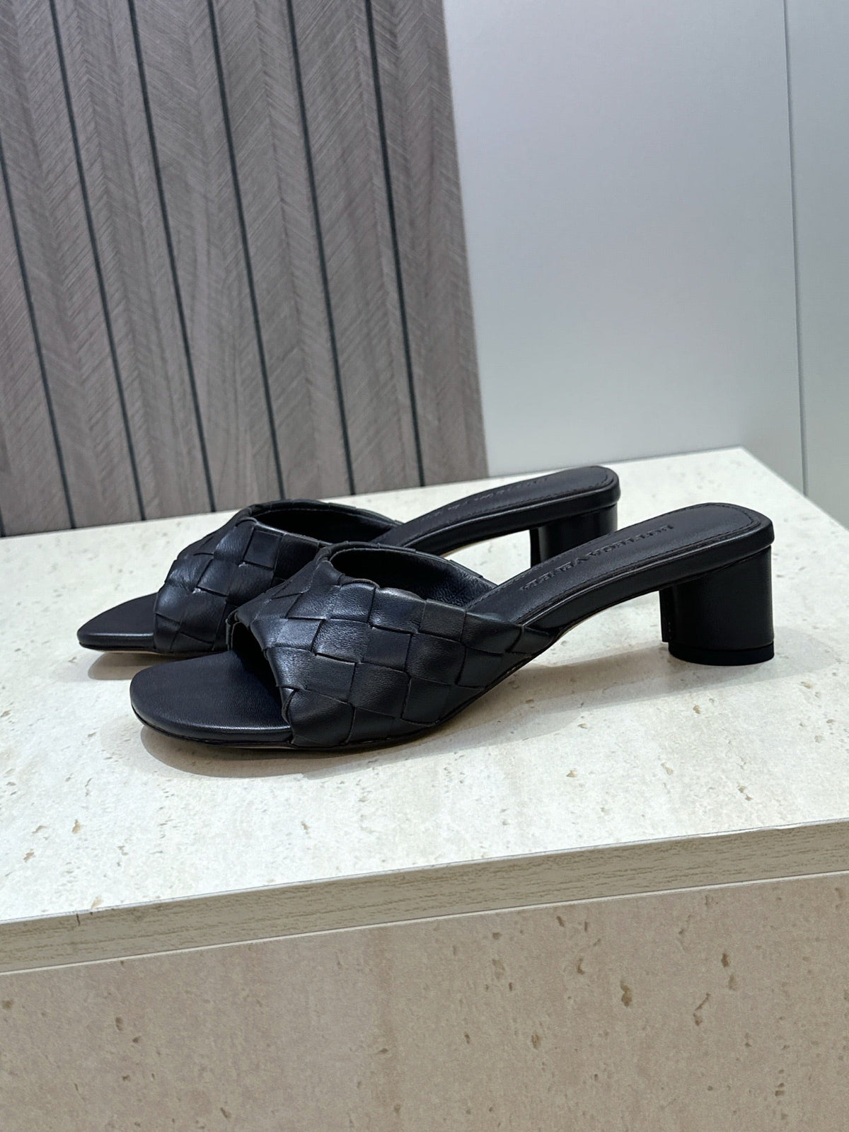 BV 26s Blink Intrecciato Mules 4.5cm Black Leather 896571