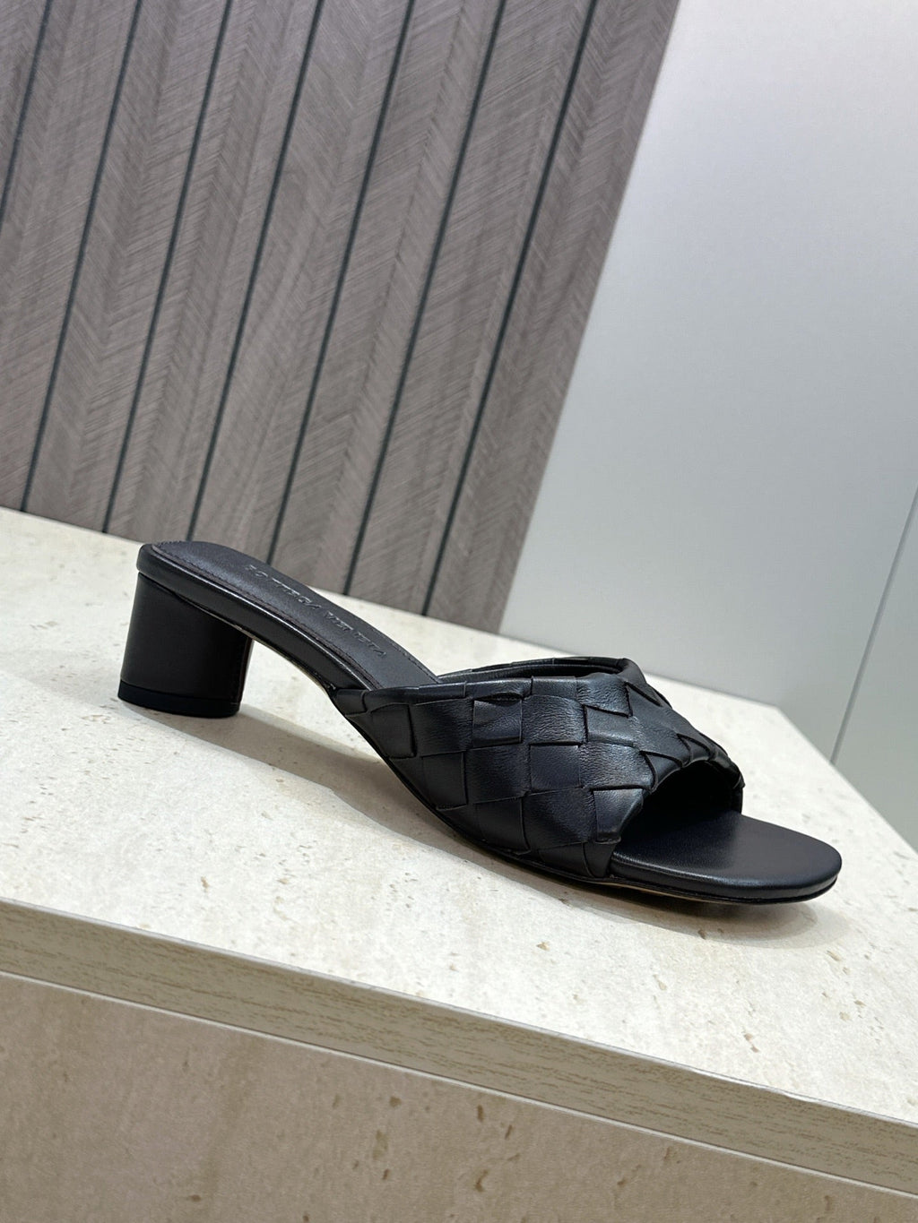 BV 26s Blink Intrecciato Mules 4.5cm Black Leather 896571