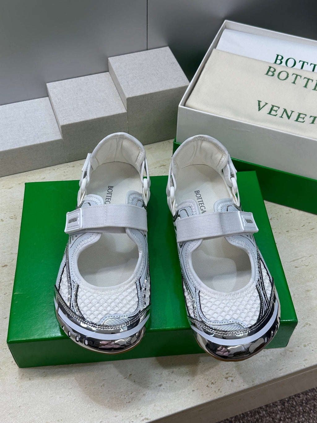 BV 26s Orbit Flash Mary Jane Silver Mesh 887327