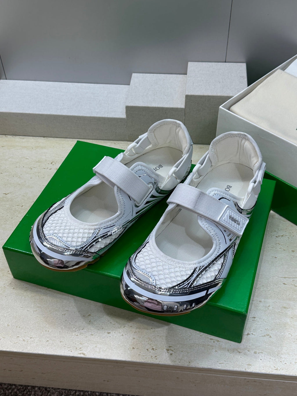 BV 26s Orbit Flash Mary Jane Silver Mesh 887327