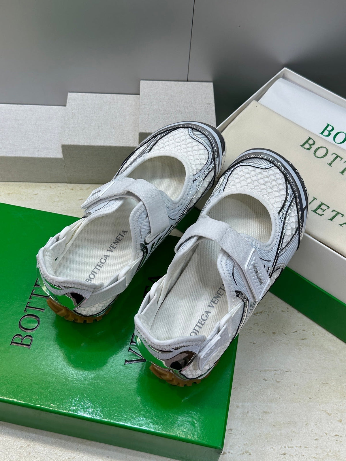 BV 26s Orbit Flash Mary Jane Silver Mesh 887327