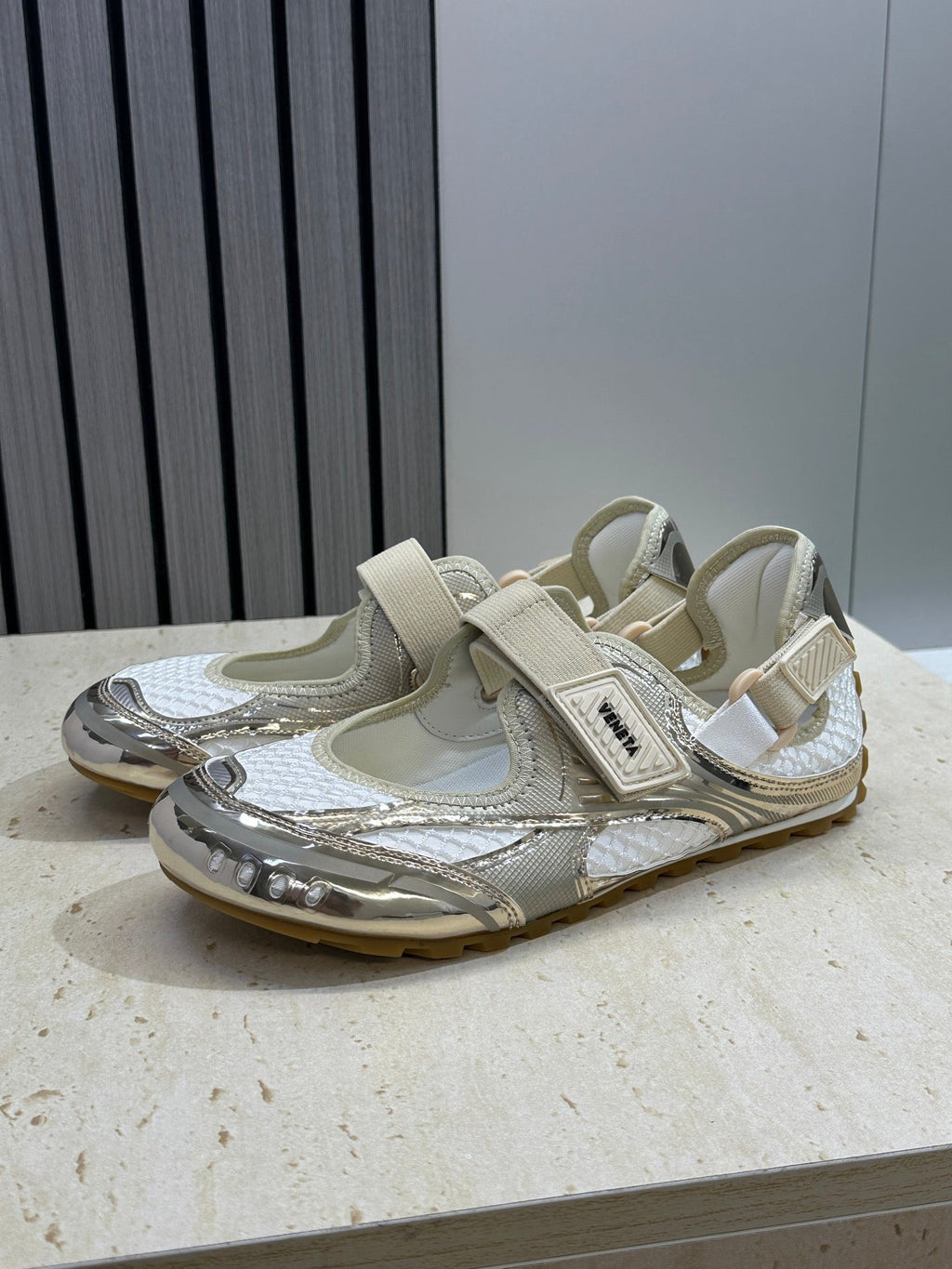 BV 26s Orbit Flash Mary Jane Beige Mesh 887325