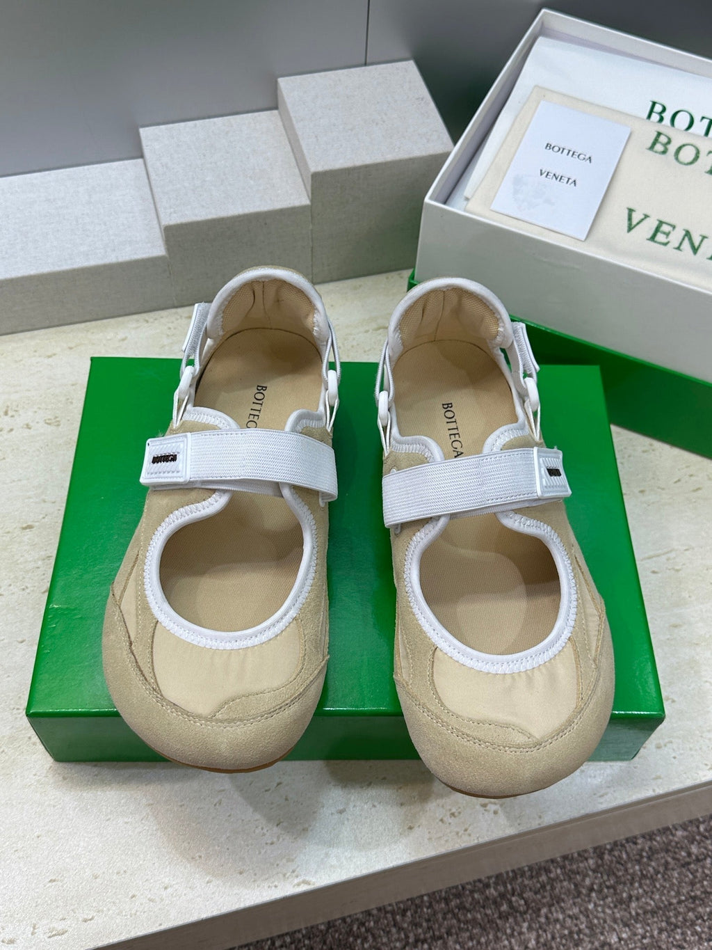 BV 26s Orbit Flash Mary Jane Beige Suede 8873253