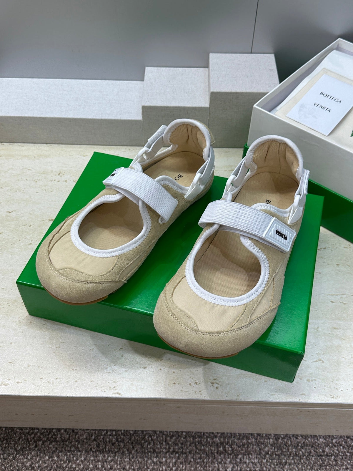BV 26s Orbit Flash Mary Jane Beige Suede 8873253