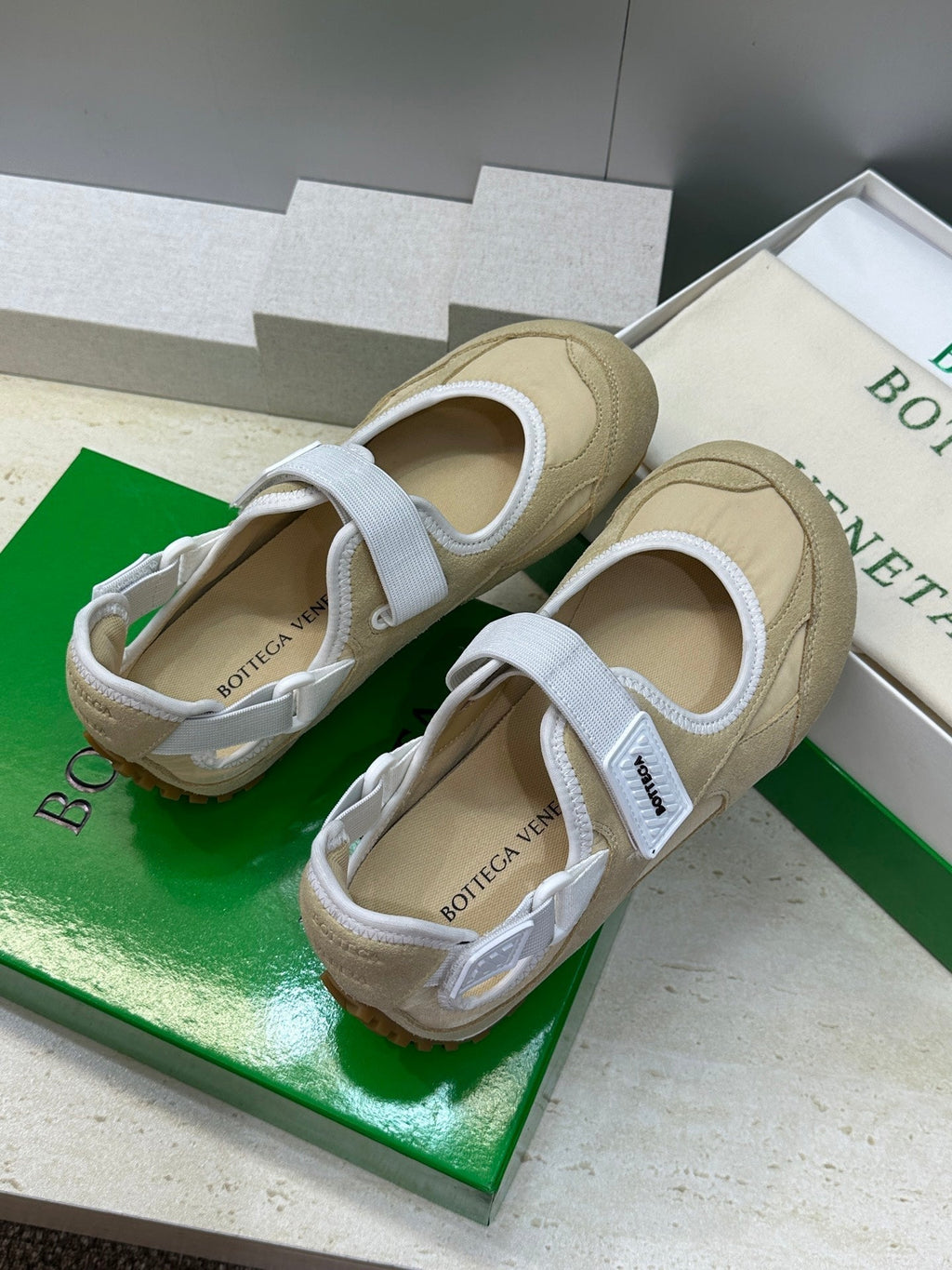 BV 26s Orbit Flash Mary Jane Beige Suede 8873253
