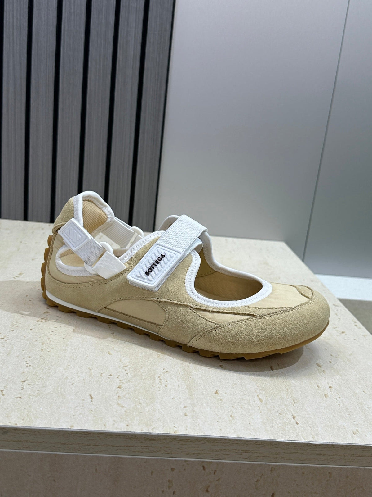 BV 26s Orbit Flash Mary Jane Beige Suede 8873253