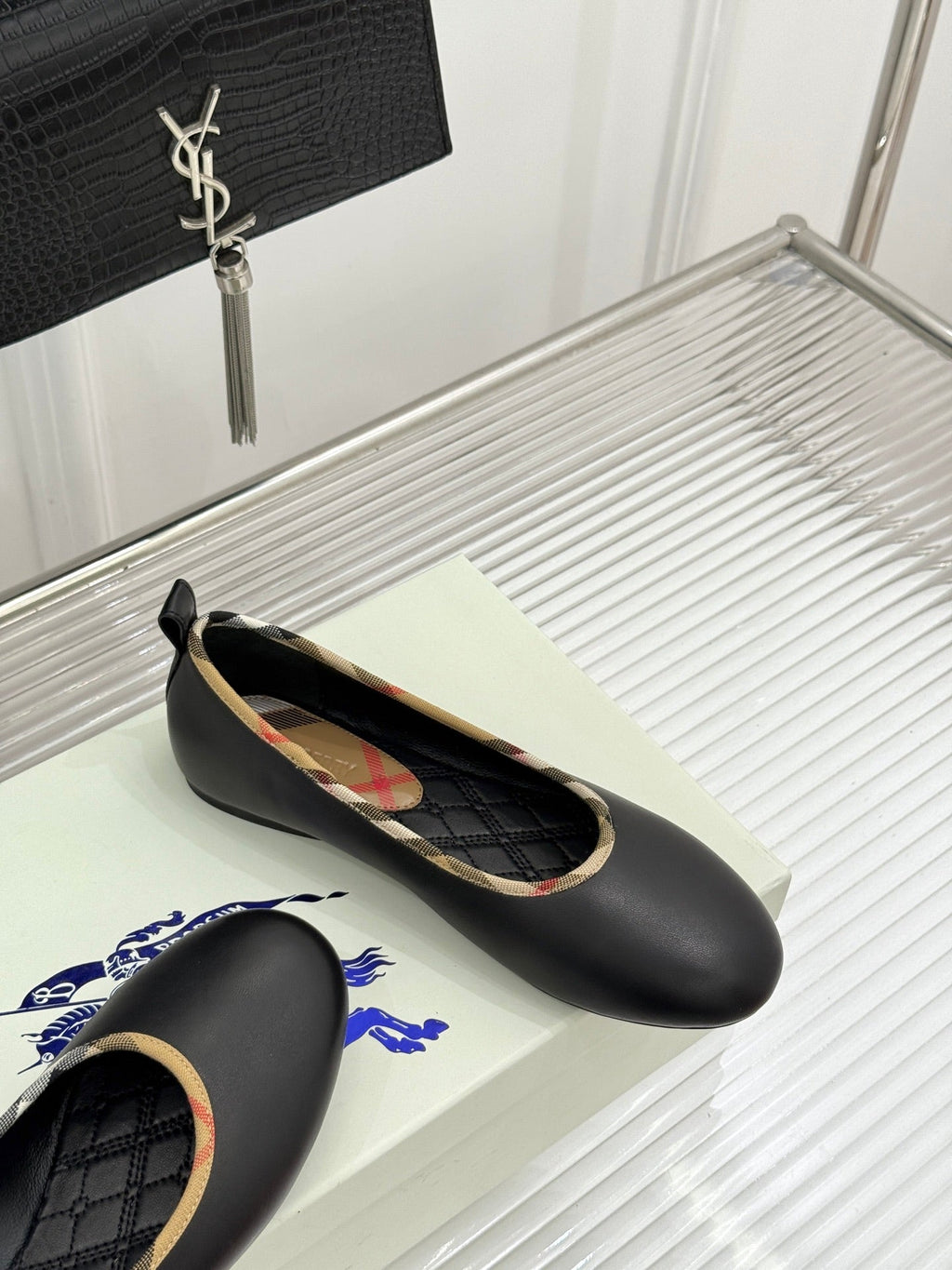 Burberry Robin Ballet Flats Black Leather 956167