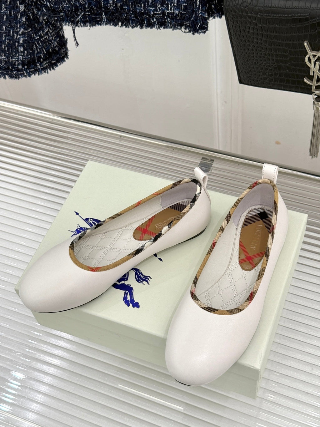 Burberry Robin Ballet Flats White Leather 956166