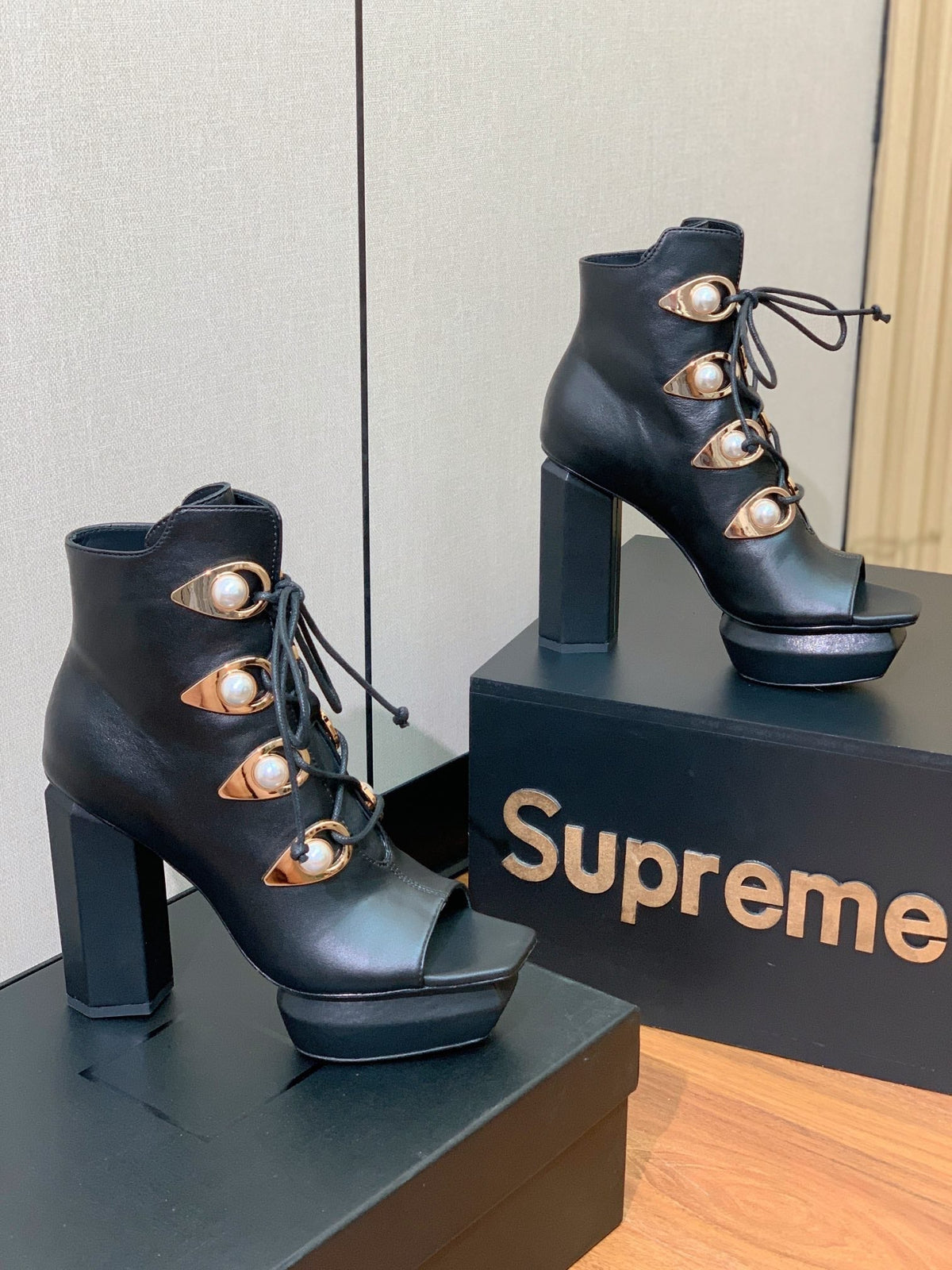 BM 26S Lace-Up Platform Booties 11.5cm Black Leather 111369