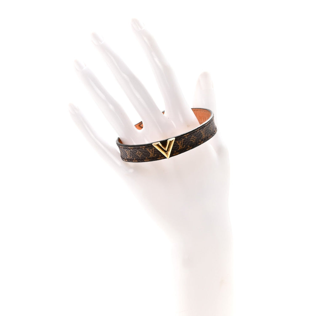 Monogram Essential V Bracelet 19