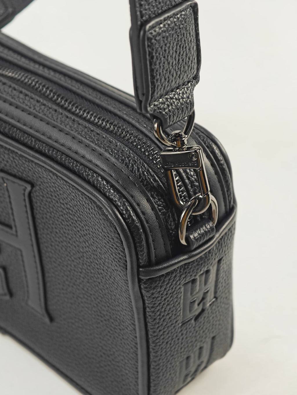 LIFE HUSTLERS MESSENGER BAG