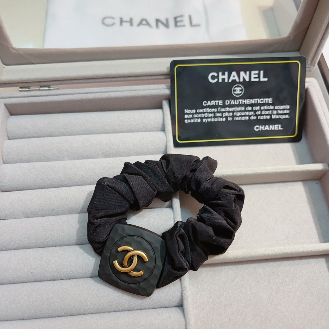 BLACK WRINKLED FABRIC SCRUNCHIE 875869
