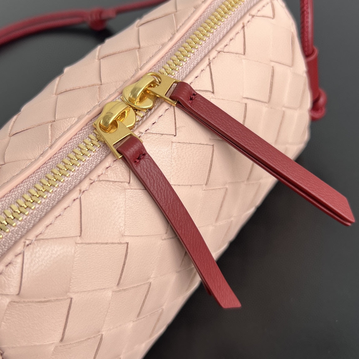 BV Concert Pouch 18.5cm Nude Red Lambskin
