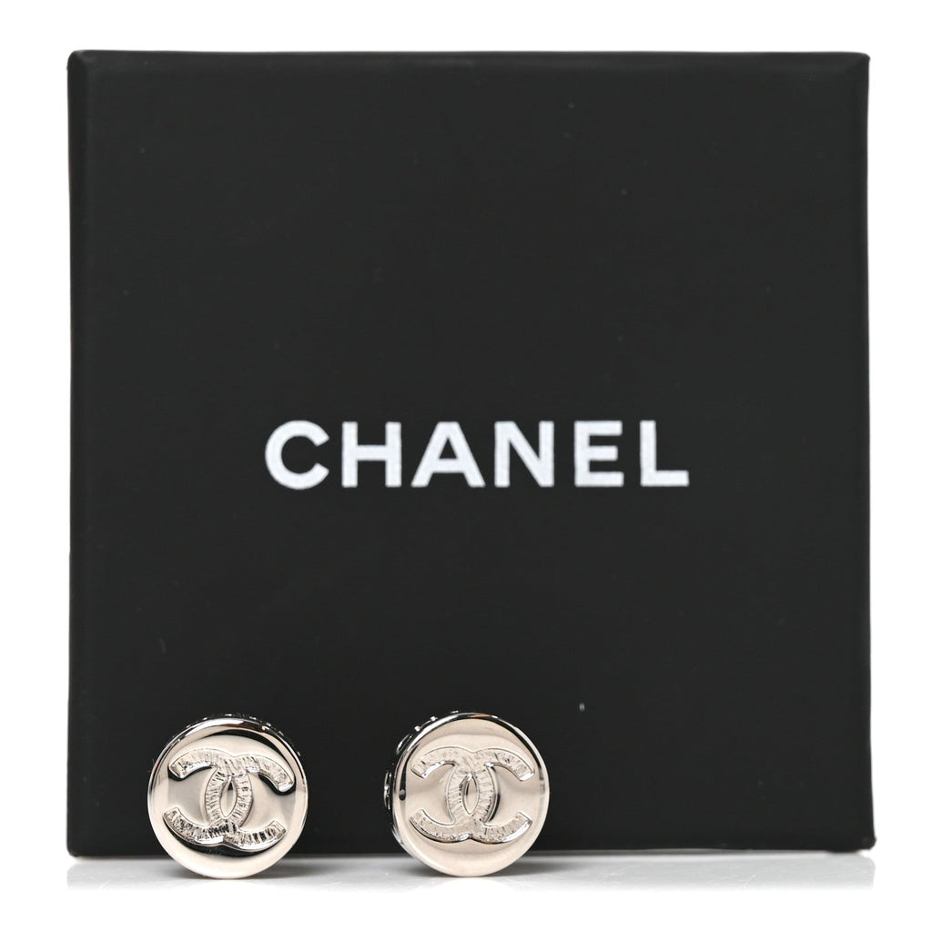 Metal Round CC Earrings Silver