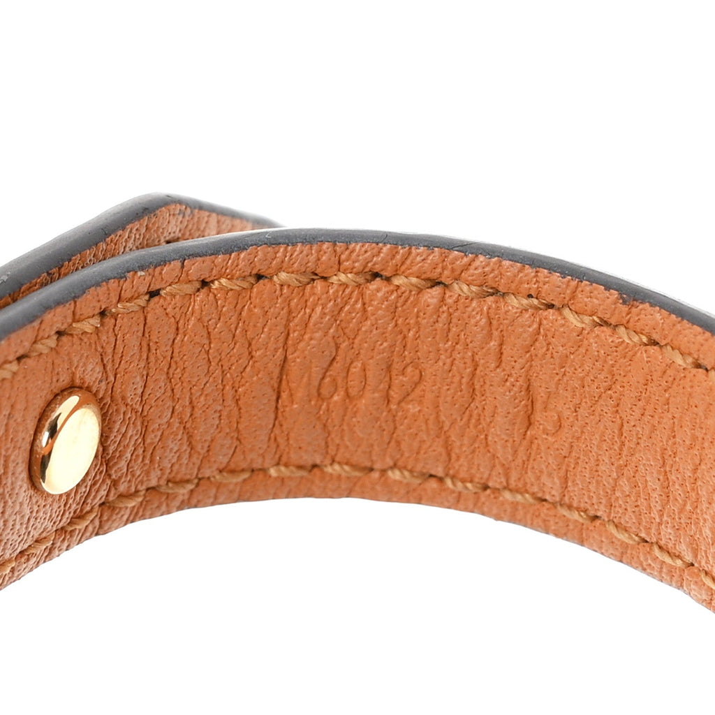 Monogram Essential V Bracelet 15