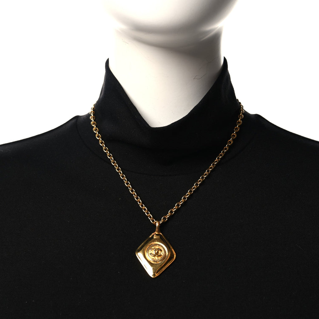 CC Chain Pendant Long Necklace Gold
