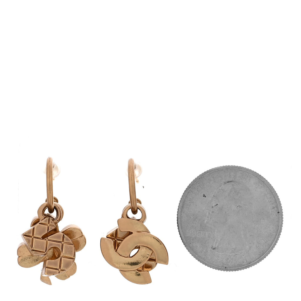Metal Drop No 5 Clover CC Earrings Gold