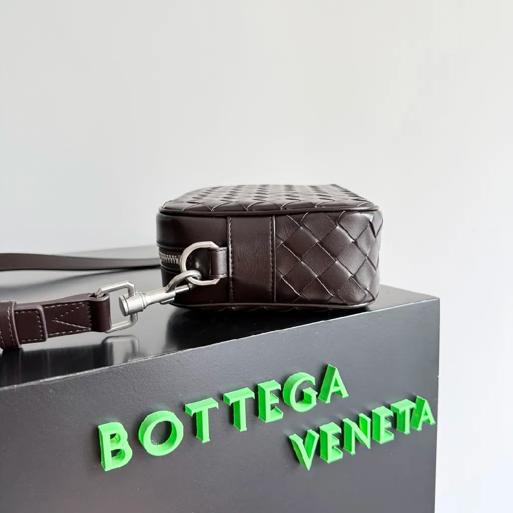BV 25 Small Intrecciato Camera Bag 24.5cm Deep Brown Cowhide HW