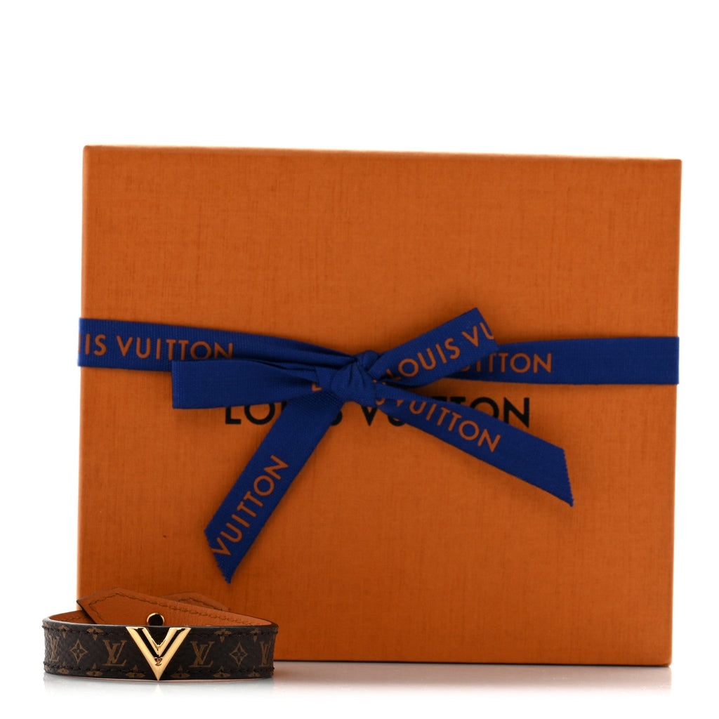 Monogram Essential V Bracelet 15