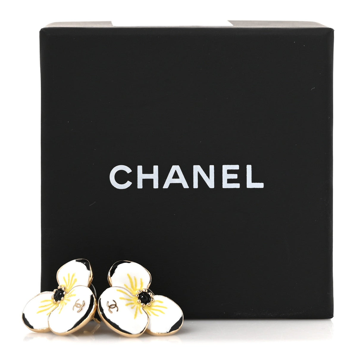 Metal Resin Glass Pearl CC Flower Stud Earrings Gold White Black