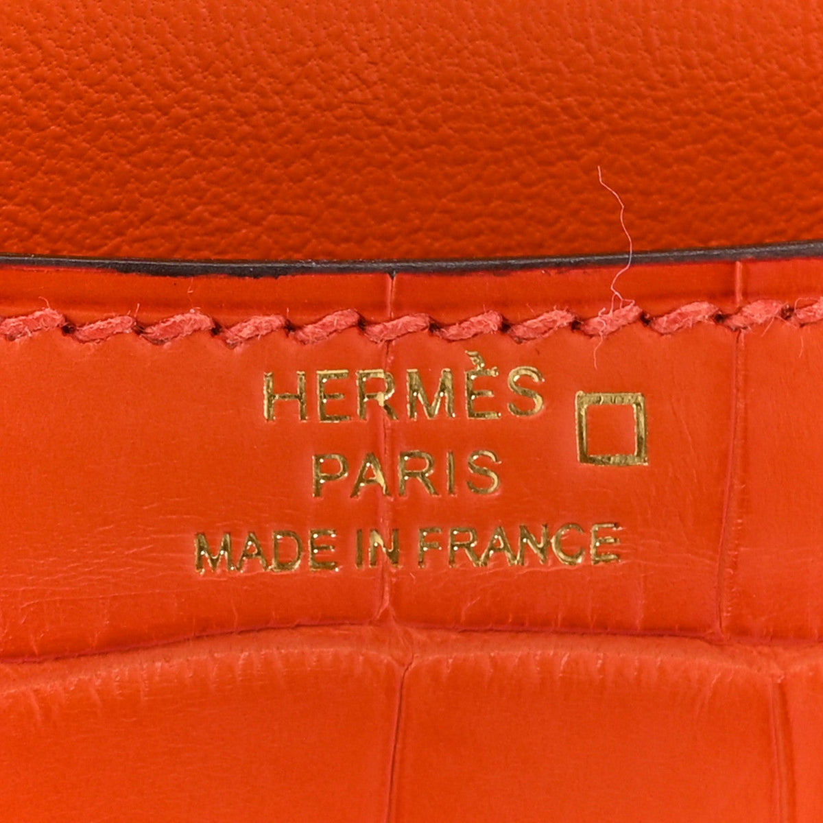 Matte Alligator Constance 18 Rouge Indien