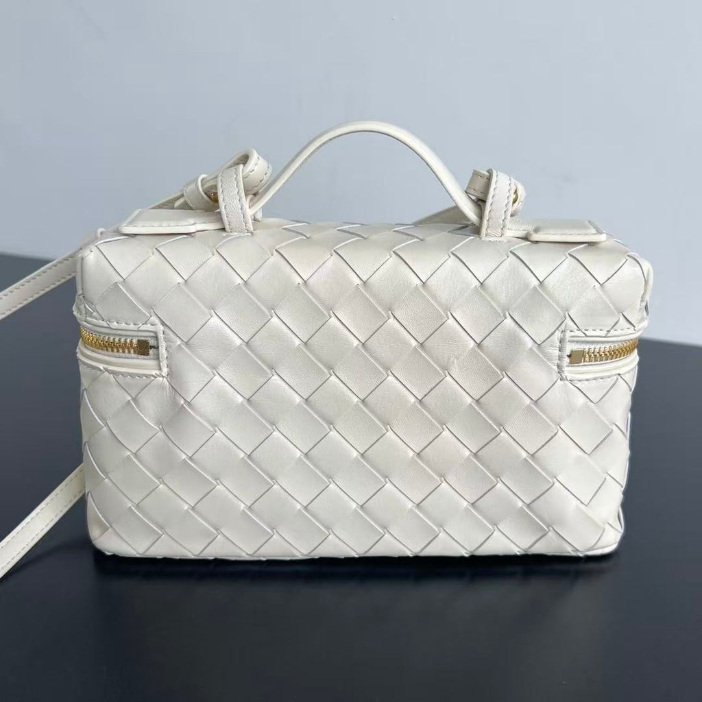 BANG BANG 22 VANITY CASE IN WHITE CALFSKIN