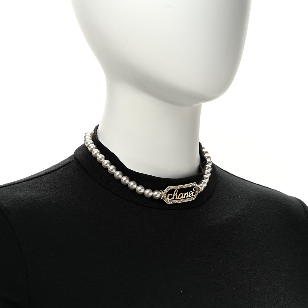 Pearl Crystal Logo Choker Gold Pearly White
