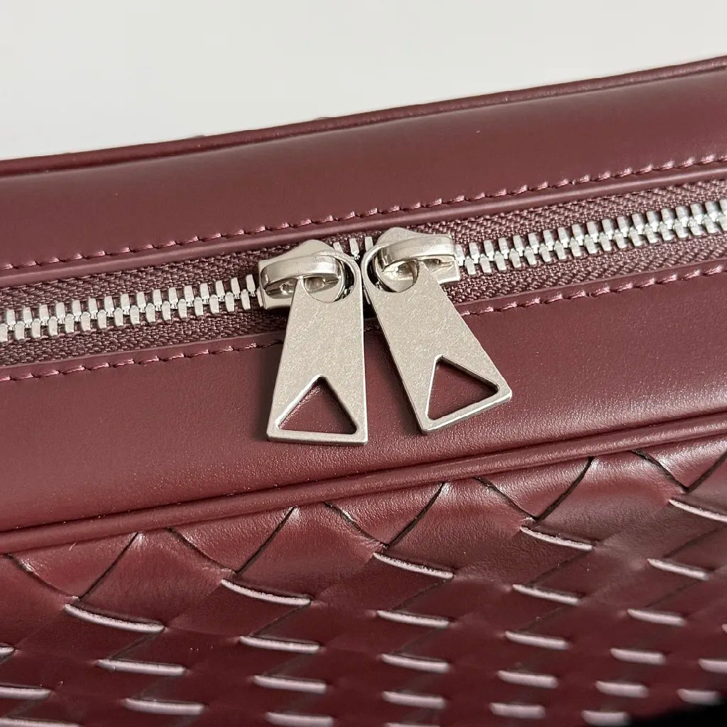 BV 25 Small Intrecciato Camera Bag 24.5cm Barolo  Cowhide HW