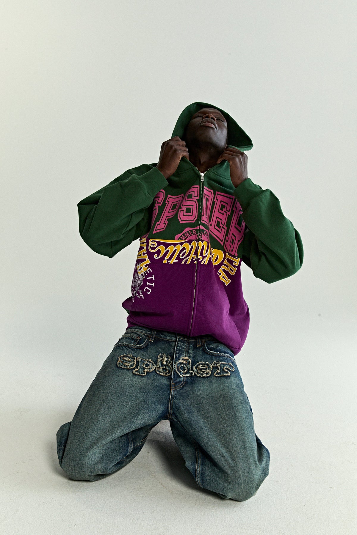 CAMPERS FIELD ZIP UP HOODIE