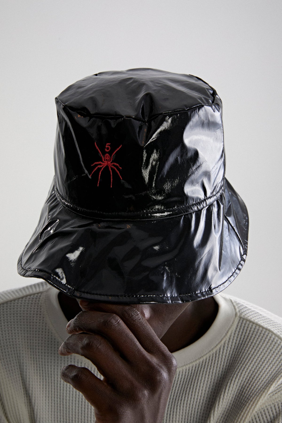 SIMPLE BUCKET HAT