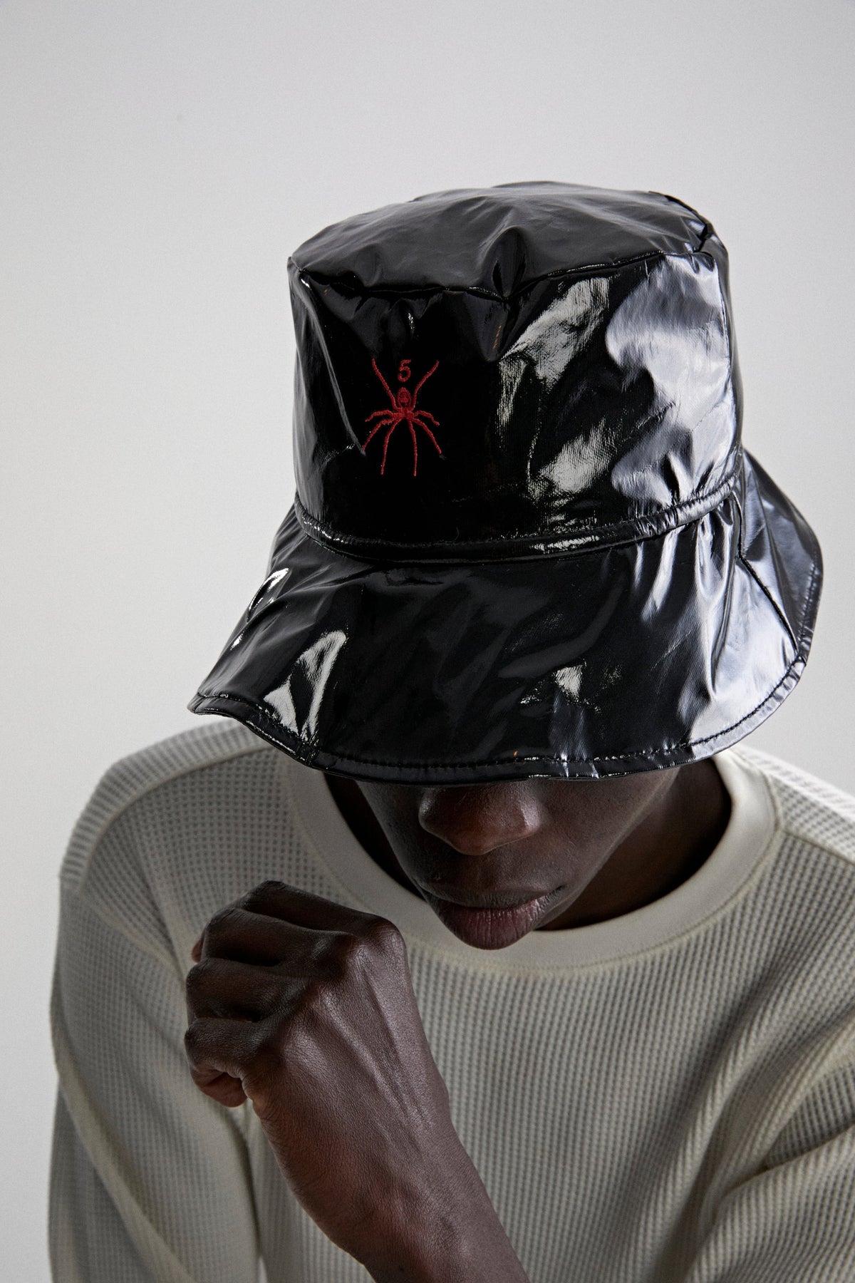 SIMPLE BUCKET HAT