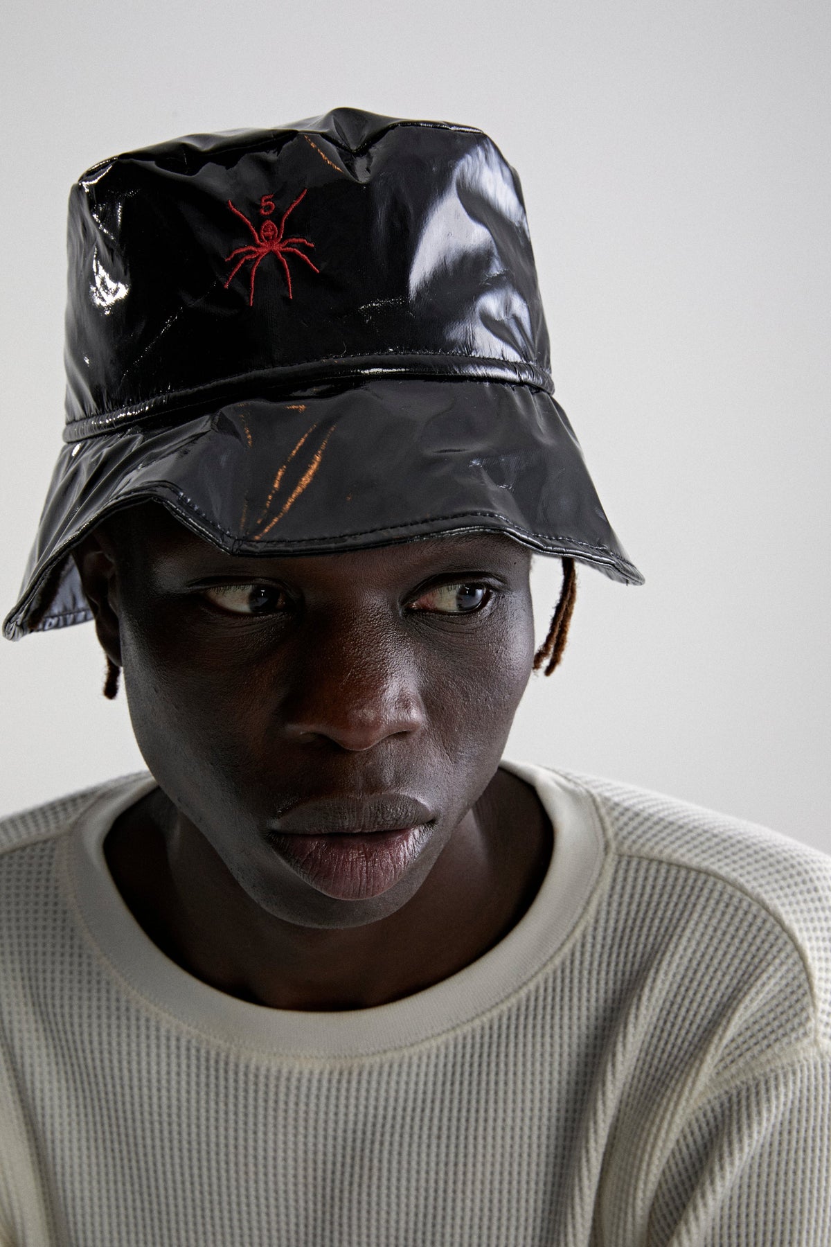 SIMPLE BUCKET HAT