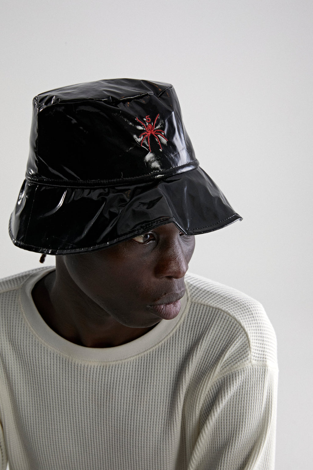 SIMPLE BUCKET HAT
