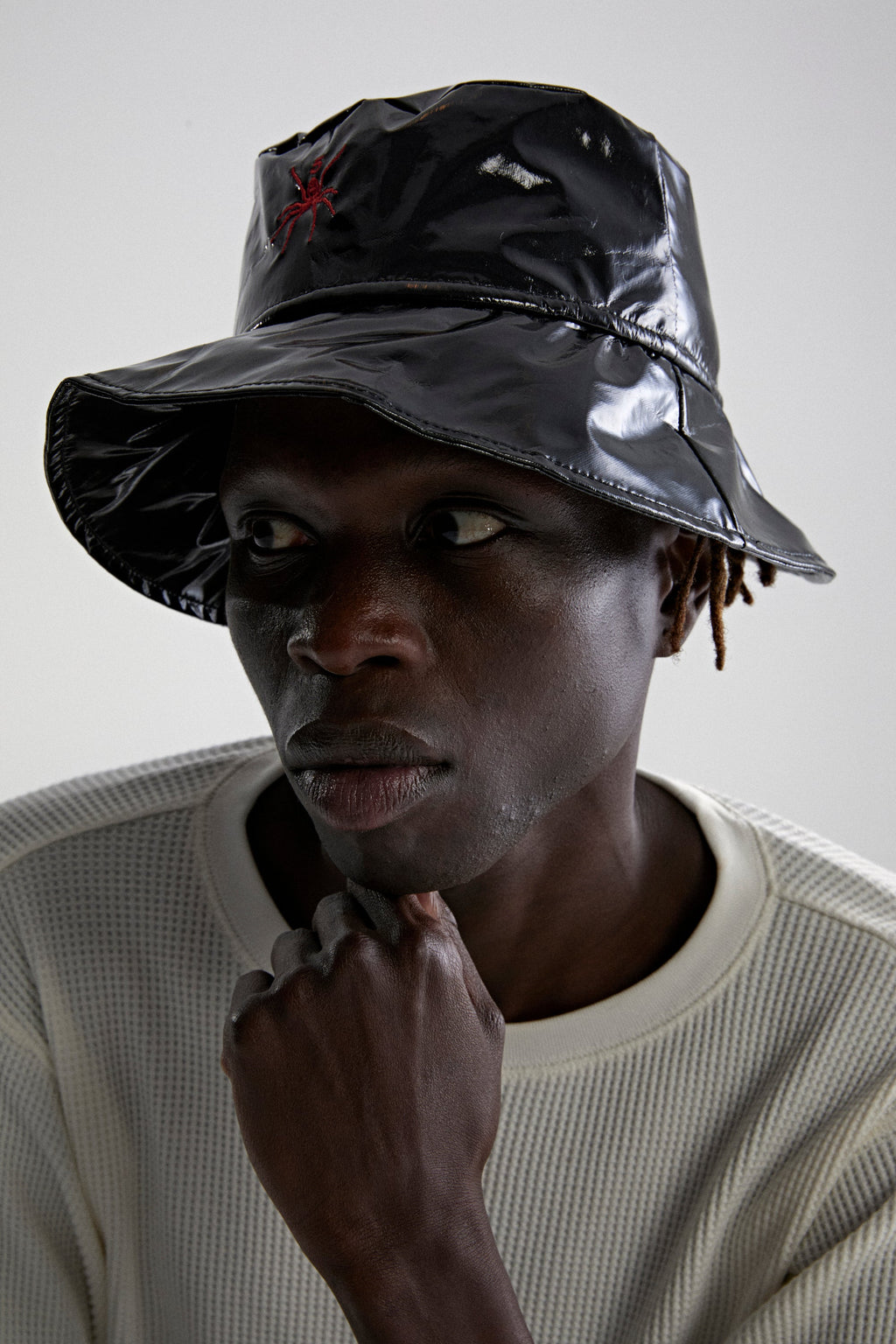 SIMPLE BUCKET HAT