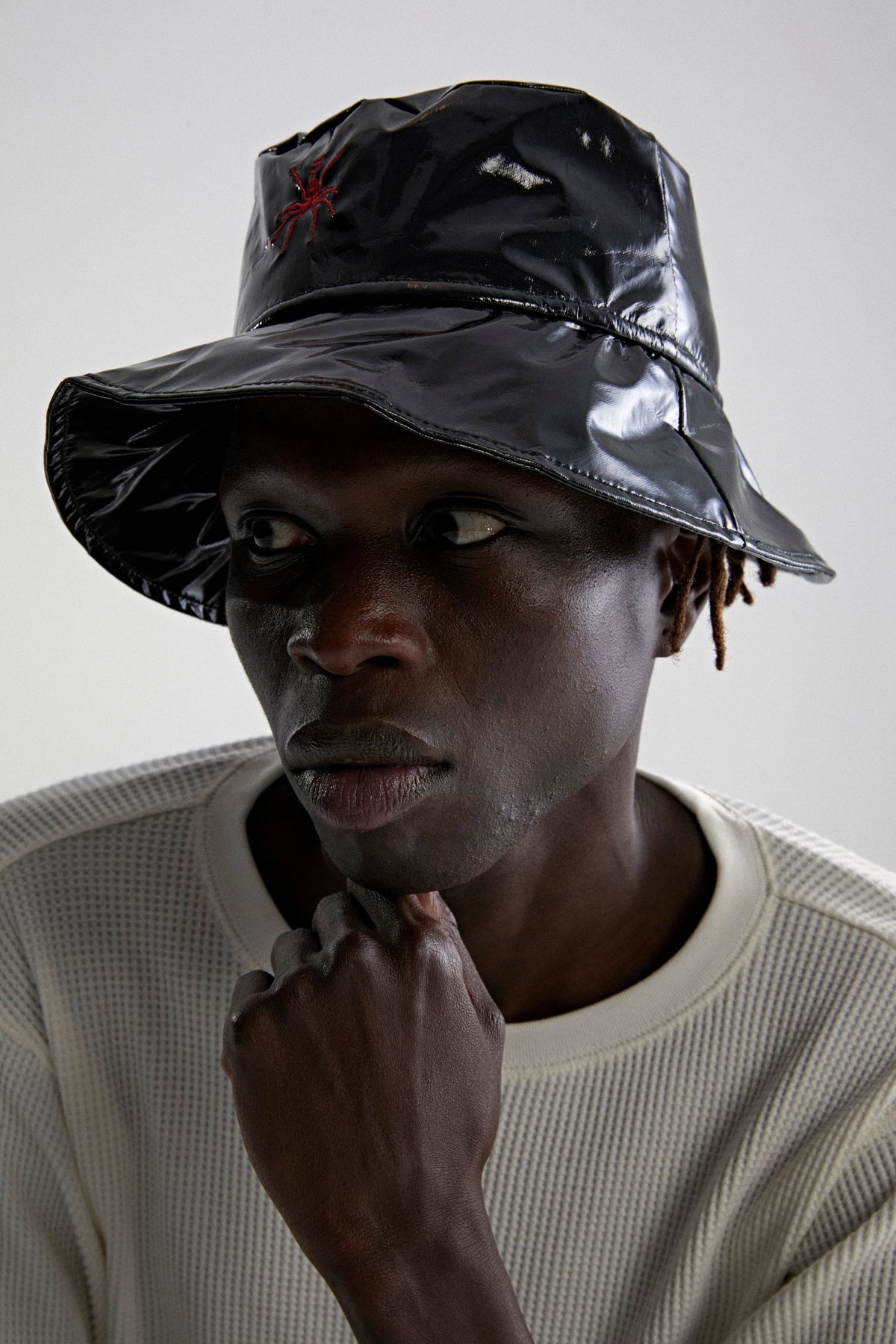 SIMPLE BUCKET HAT